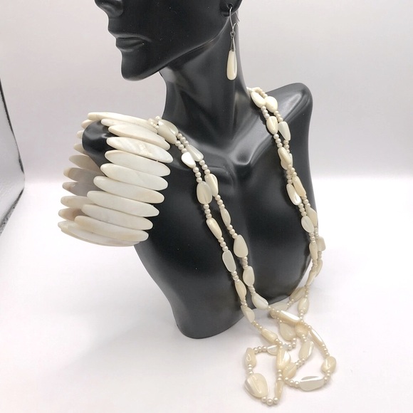 Unsigned Jewelry - Vintage Mother of Pearl Shell Jewelry Set